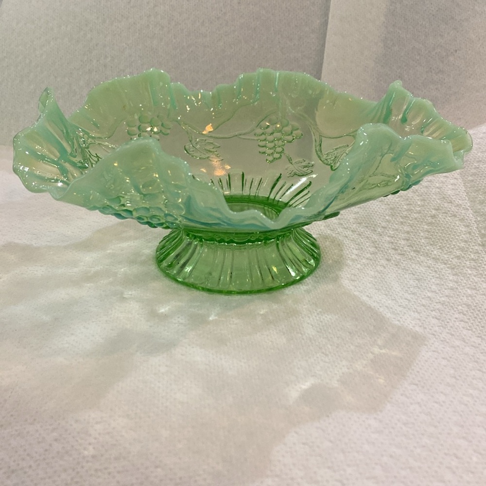 Vintage 40’s Green Opalescent 8” Crimped Bowl Footed Candy Dish Grape NORTHWOOD